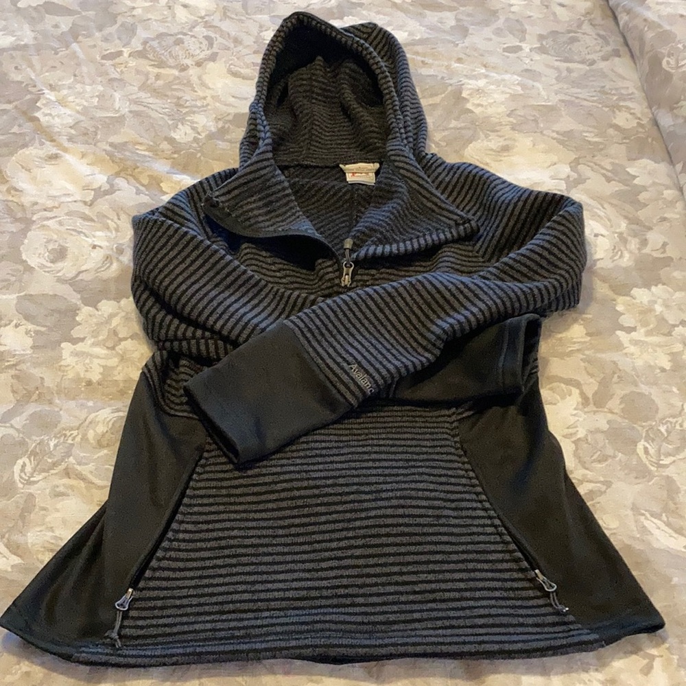 Women’s fitted hoodie